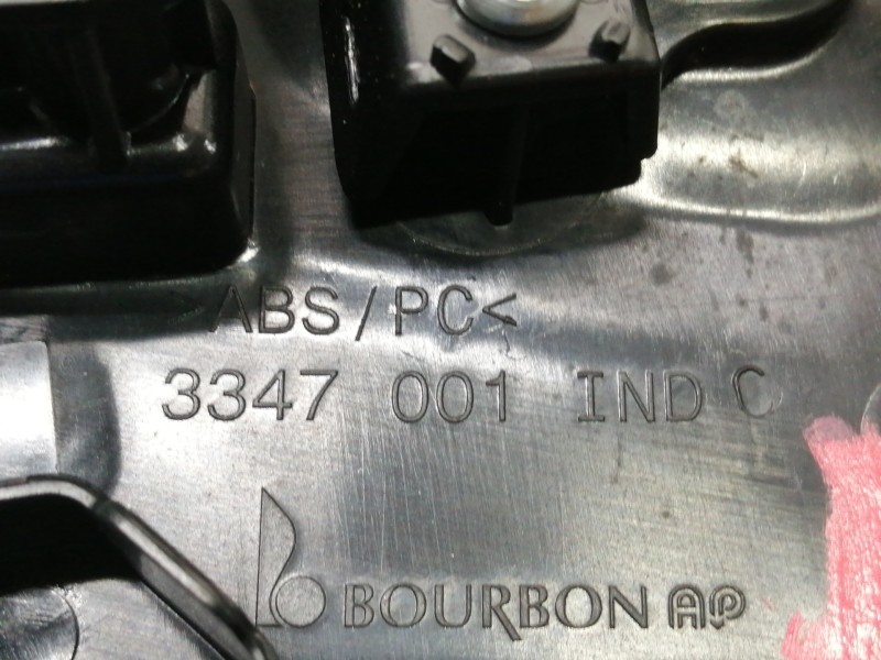 Recambio de moldura para renault megane iv berlina 5p limited referencia OEM IAM 969121990R  