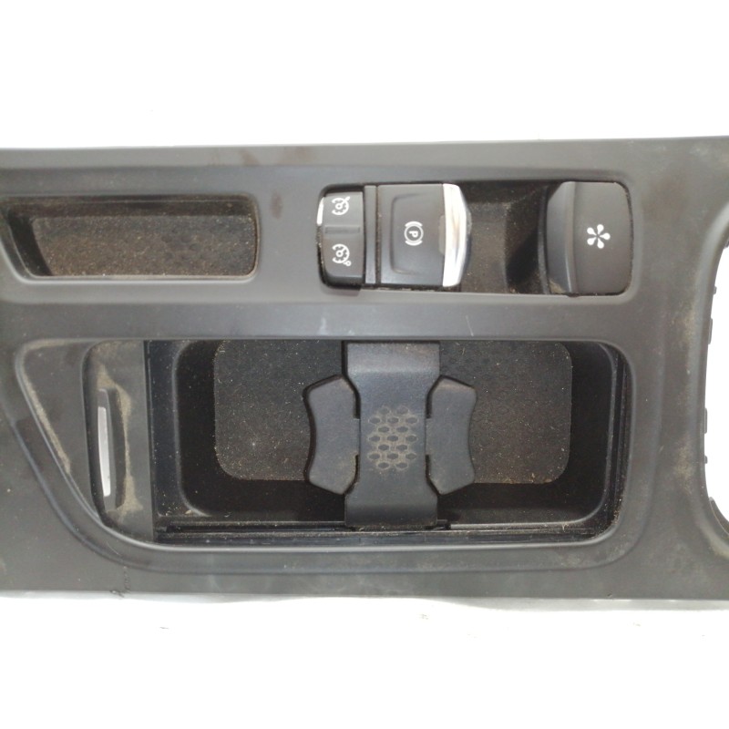 Recambio de moldura para renault megane iv berlina 5p limited referencia OEM IAM 969121990R  