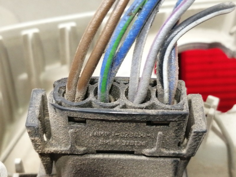 Recambio de piloto trasero izquierdo para bmw serie 5 berlina (e34) 525tds referencia OEM IAM 133689  