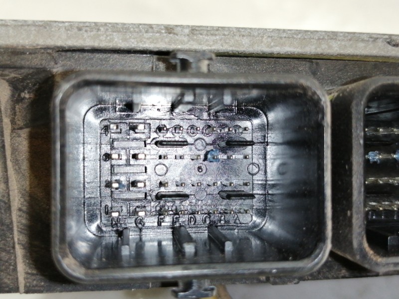 Recambio de centralita motor uce para renault clio iii authentique referencia OEM IAM 8200399038  