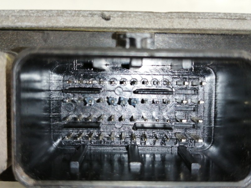 Recambio de centralita motor uce para renault clio iii authentique referencia OEM IAM 8200399038  