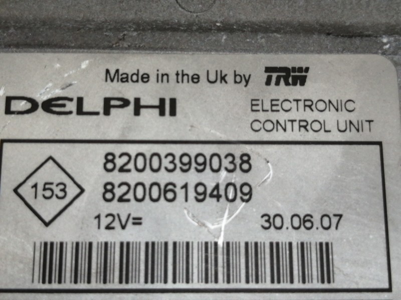 Recambio de centralita motor uce para renault clio iii authentique referencia OEM IAM 8200399038  