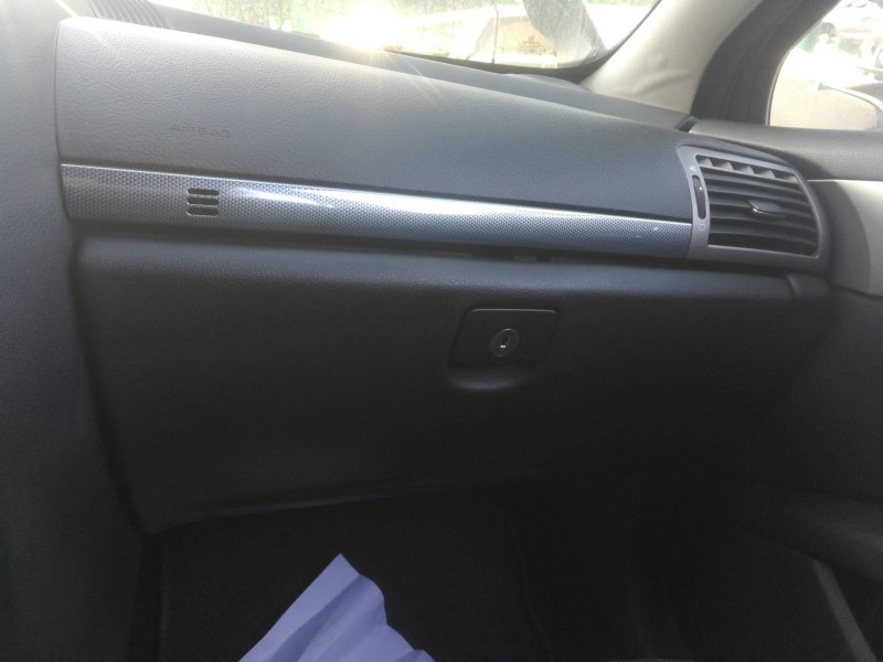 Recambio de guantera para peugeot 407 st sport referencia OEM IAM 0481065  