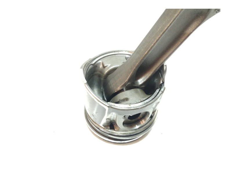 Recambio de piston para peugeot 407 st sport referencia OEM IAM 085190  