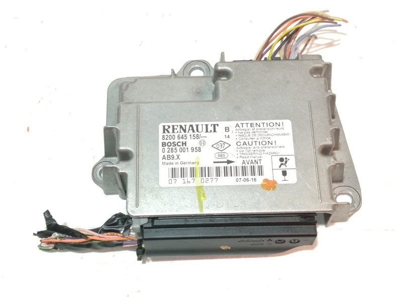 Recambio de centralita airbag para renault clio iii authentique referencia OEM IAM 8200645158  