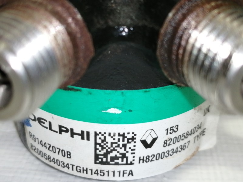 Recambio de rampa inyectora para renault clio iii authentique referencia OEM IAM 8200584034 H8200334367 R9144Z070B