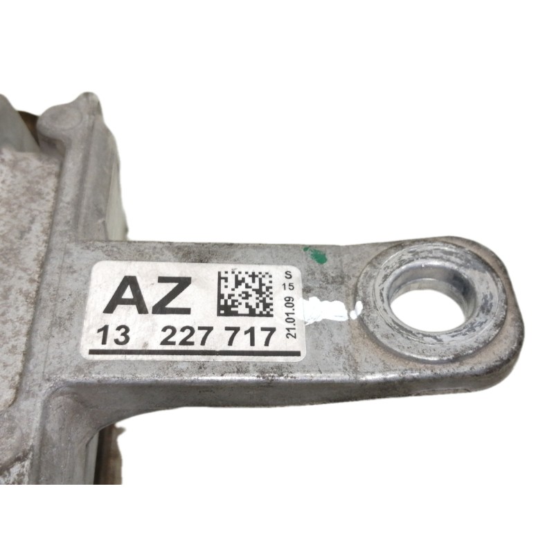 Recambio de soporte motor derecho para opel insignia berlina cosmo referencia OEM IAM 13227717  