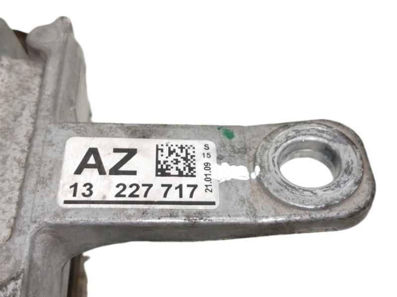 Recambio de soporte motor derecho para opel insignia berlina cosmo referencia OEM IAM 13227717  