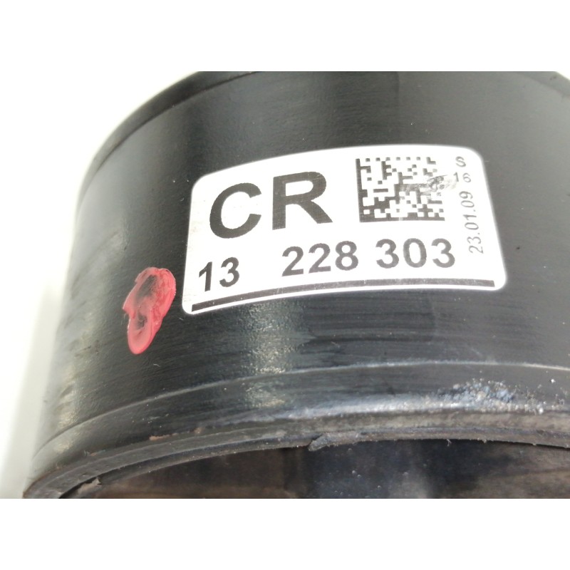 Recambio de soporte motor trasero para opel insignia berlina cosmo referencia OEM IAM 13228303  