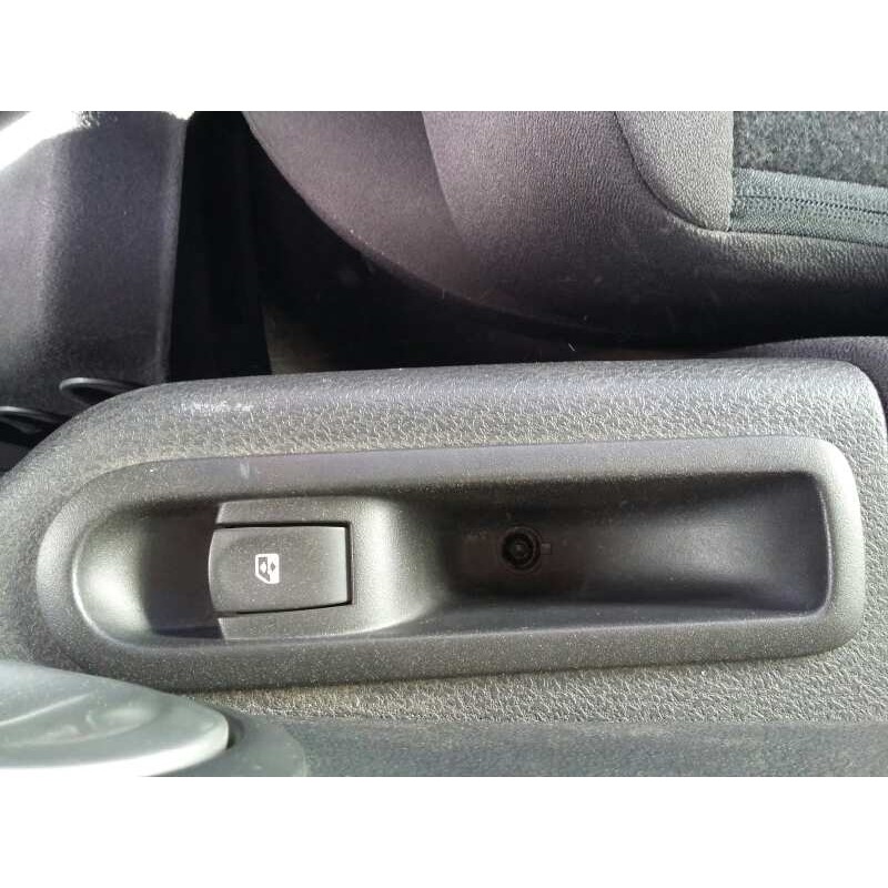 Recambio de mando elevalunas trasero izquierdo para renault modus dynamique referencia OEM IAM 8200635069  