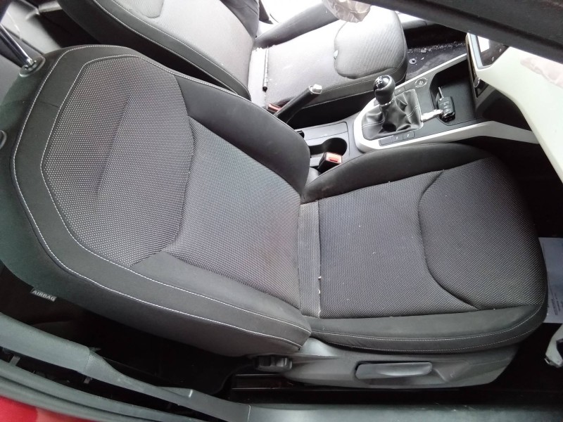 Recambio de asiento delantero derecho para seat arona style referencia OEM IAM   