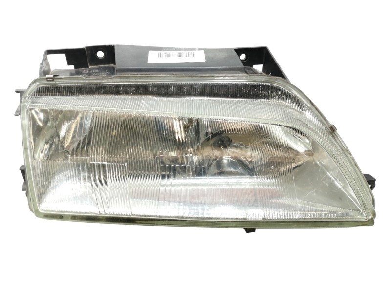 Recambio de faro derecho para citroën xantia berlina 1.9 sd tentation referencia OEM IAM 88205034D  