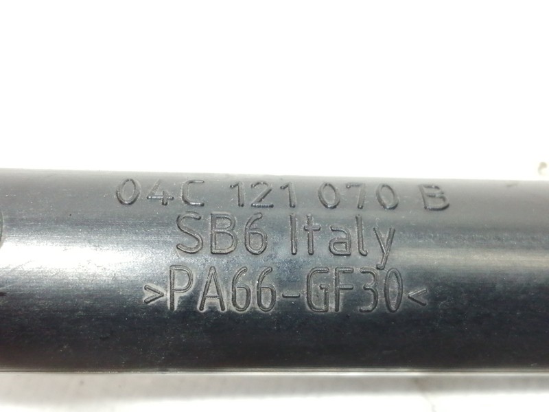 Recambio de tubo para seat arona style referencia OEM IAM 04C121070B  