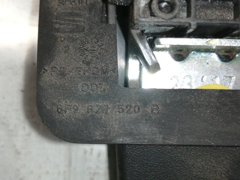 Recambio de cerradura maletero / porton para seat arona style referencia OEM IAM 5F082750508S  