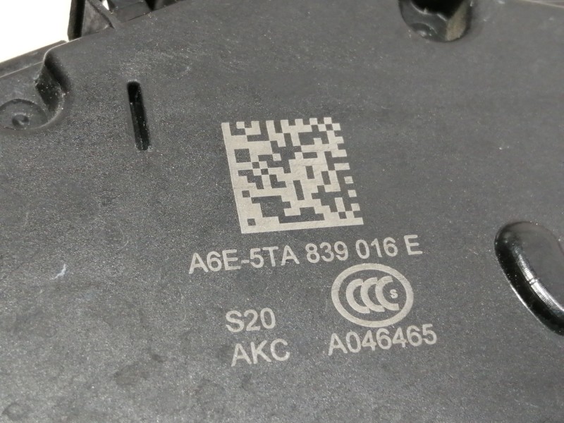 Recambio de cerradura puerta trasera derecha para seat arona style referencia OEM IAM A6E5TA839016E  