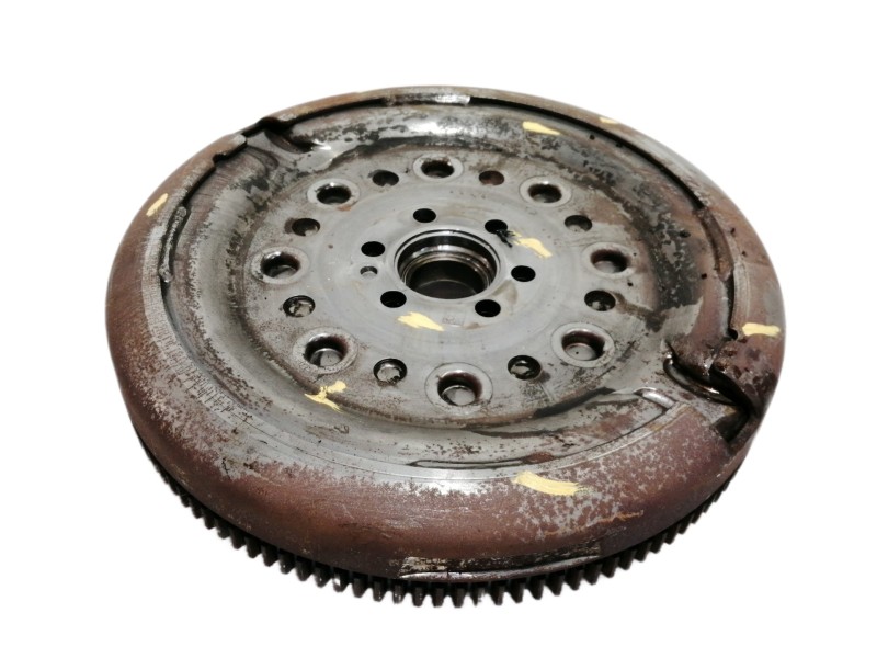 Recambio de volante motor para seat arona style referencia OEM IAM 04C105266F  