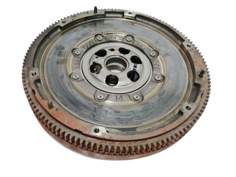 Recambio de volante motor para seat arona style referencia OEM IAM 04C105266F  