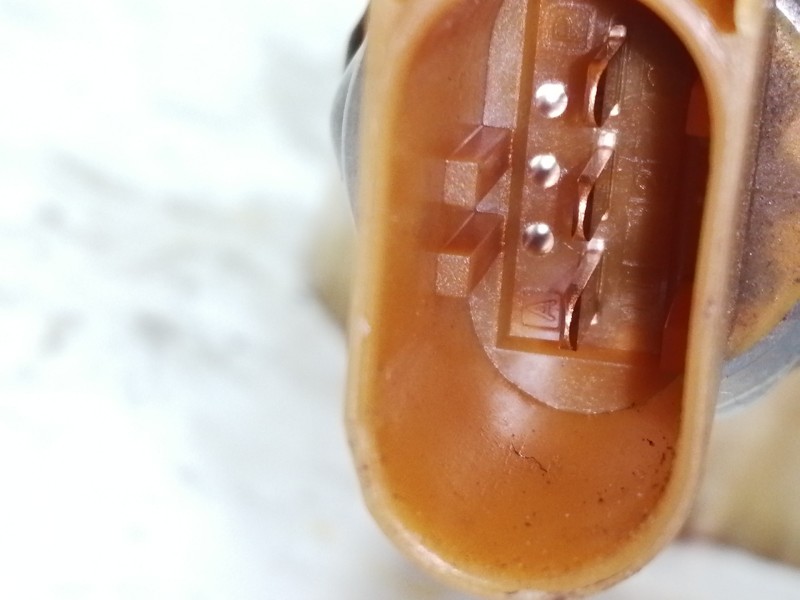 Recambio de rampa inyectora para seat arona style referencia OEM IAM 04C133320F  