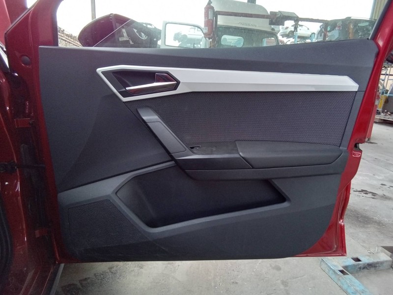Recambio de guarnecido puerta delantera derecha para seat arona style referencia OEM IAM 6F0867012L I05815006046A 