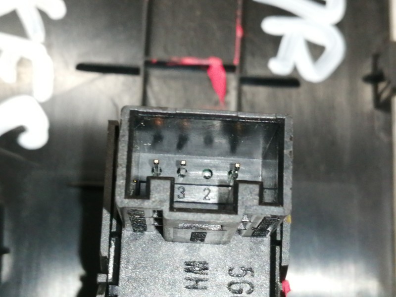 Recambio de mando elevalunas delantero derecho para seat arona style referencia OEM IAM 5G0959855P  