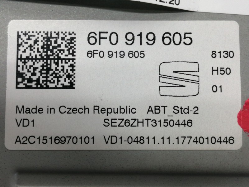 Recambio de sistema audio / radio cd para seat arona style referencia OEM IAM 6F0919605  