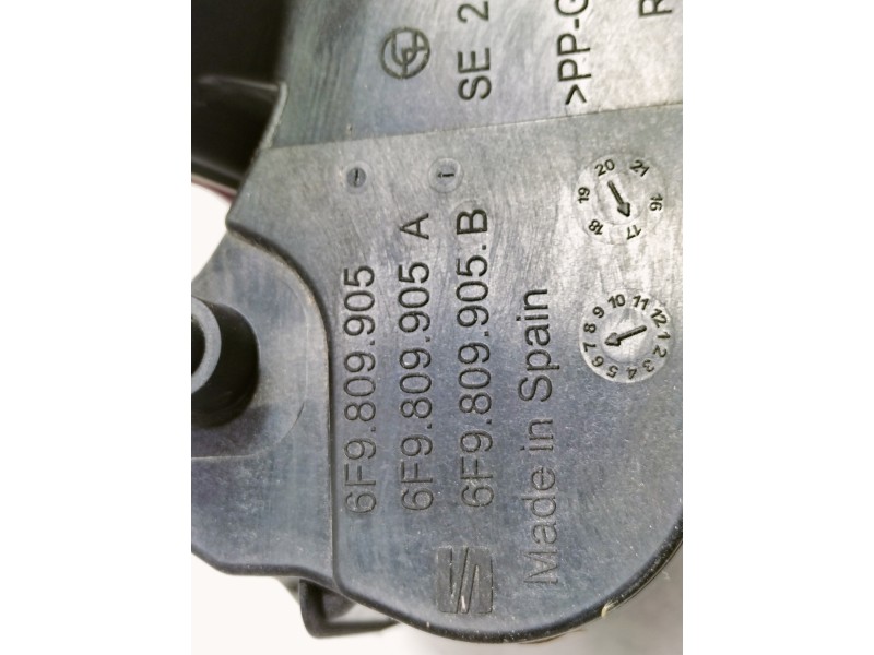 Recambio de tapa exterior combustible para seat arona style referencia OEM IAM 6F9809905 6F9809905A 