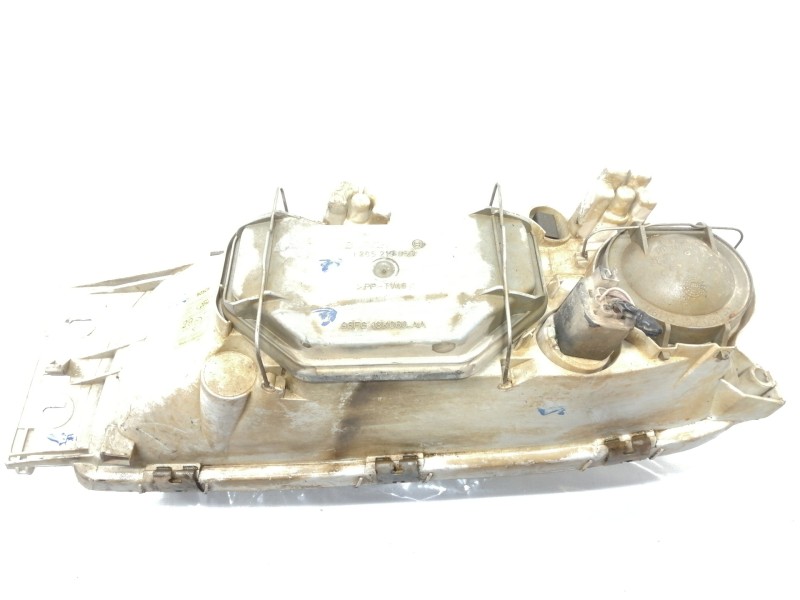 Recambio de faro derecho para ford fiesta courier familiar referencia OEM IAM 1305235251  