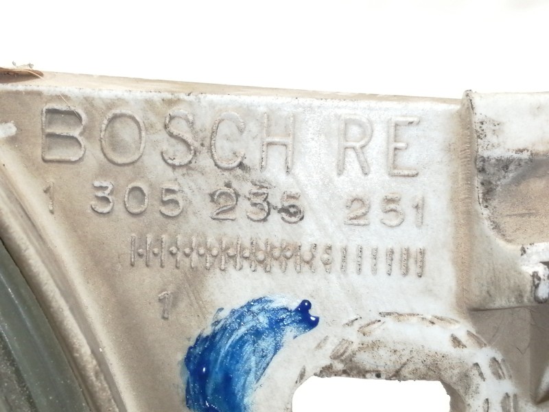 Recambio de faro derecho para ford fiesta courier familiar referencia OEM IAM 1305235251  