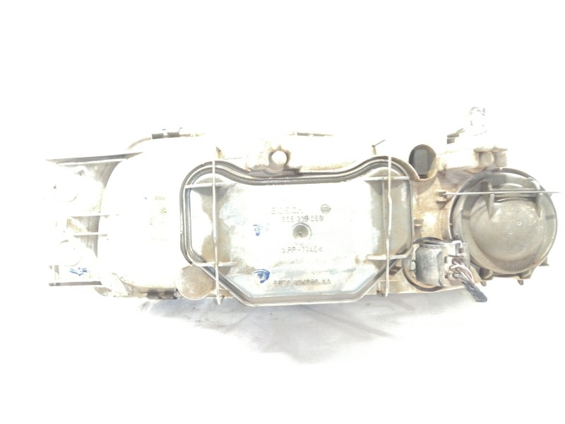 Recambio de faro derecho para ford fiesta courier familiar referencia OEM IAM 1305235251  