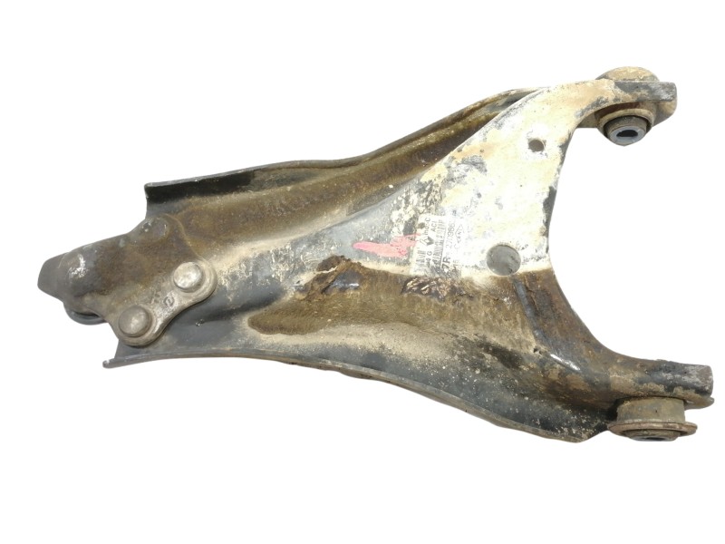 Recambio de brazo suspension inferior delantero izquierdo para dacia duster ambiance 4x2 referencia OEM IAM 323601B  