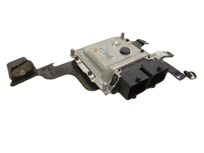 Recambio de centralita motor uce para hyundai i20 elegant referencia OEM IAM 391F203GA0 0261S10773 / 391F203GA0 1038407875