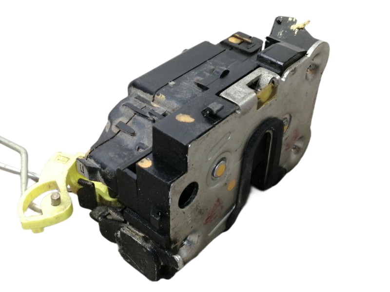 Recambio de cerradura puerta trasera derecha para dacia duster ambiance 4x2 referencia OEM IAM 825029139R  