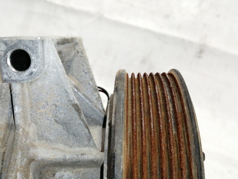 Recambio de compresor aire acondicionado para dacia duster ambiance 4x2 referencia OEM IAM 926008367R  