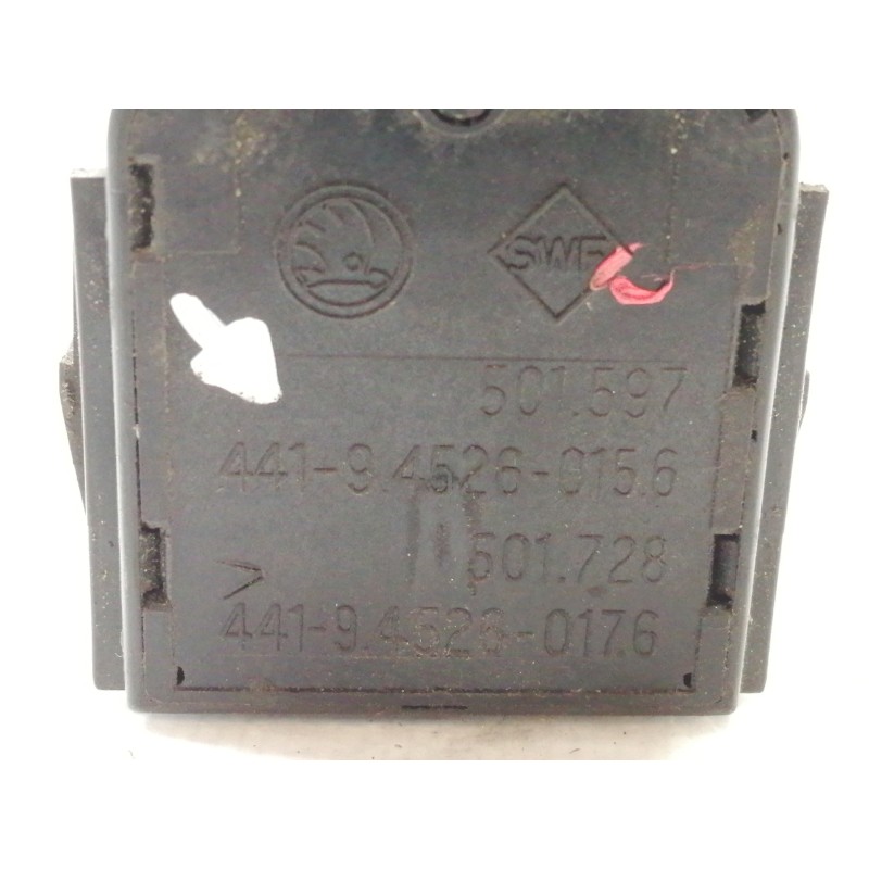 Recambio de mando intermitentes para skoda felicia pickup plane referencia OEM IAM 441945260176  