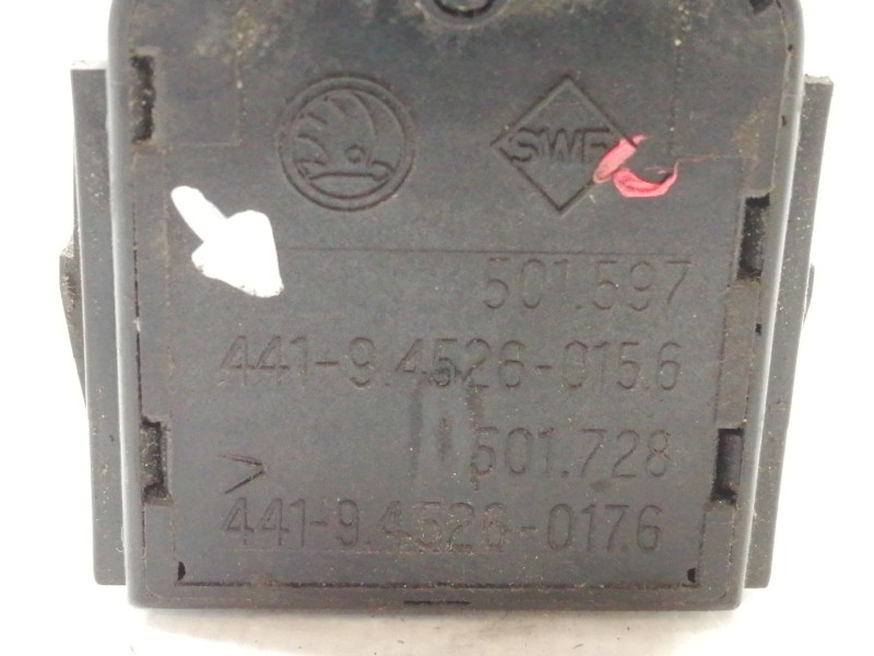 Recambio de mando intermitentes para skoda felicia pickup plane referencia OEM IAM 441945260176  