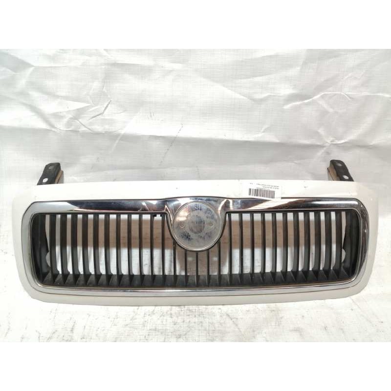 Recambio de rejilla delantera para skoda felicia pickup plane referencia OEM IAM  6U0853651 