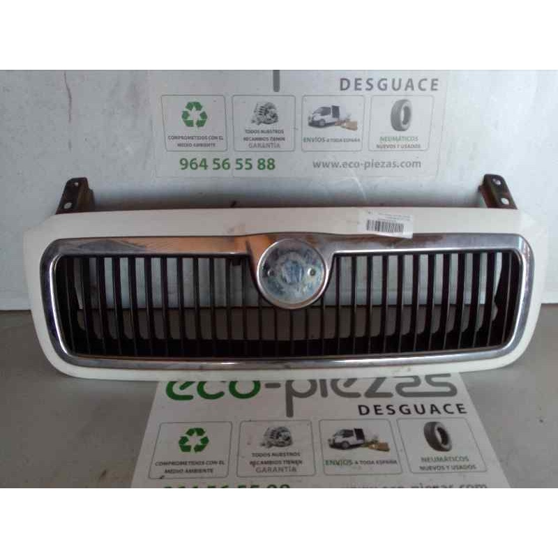 Recambio de rejilla delantera para skoda felicia pickup plane referencia OEM IAM  6U0853651 