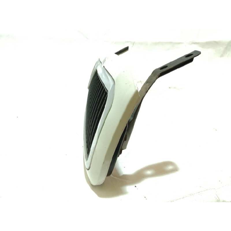 Recambio de rejilla delantera para skoda felicia pickup plane referencia OEM IAM  6U0853651 