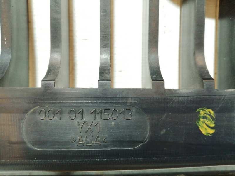 Recambio de rejilla delantera para skoda felicia pickup plane referencia OEM IAM  6U0853651 