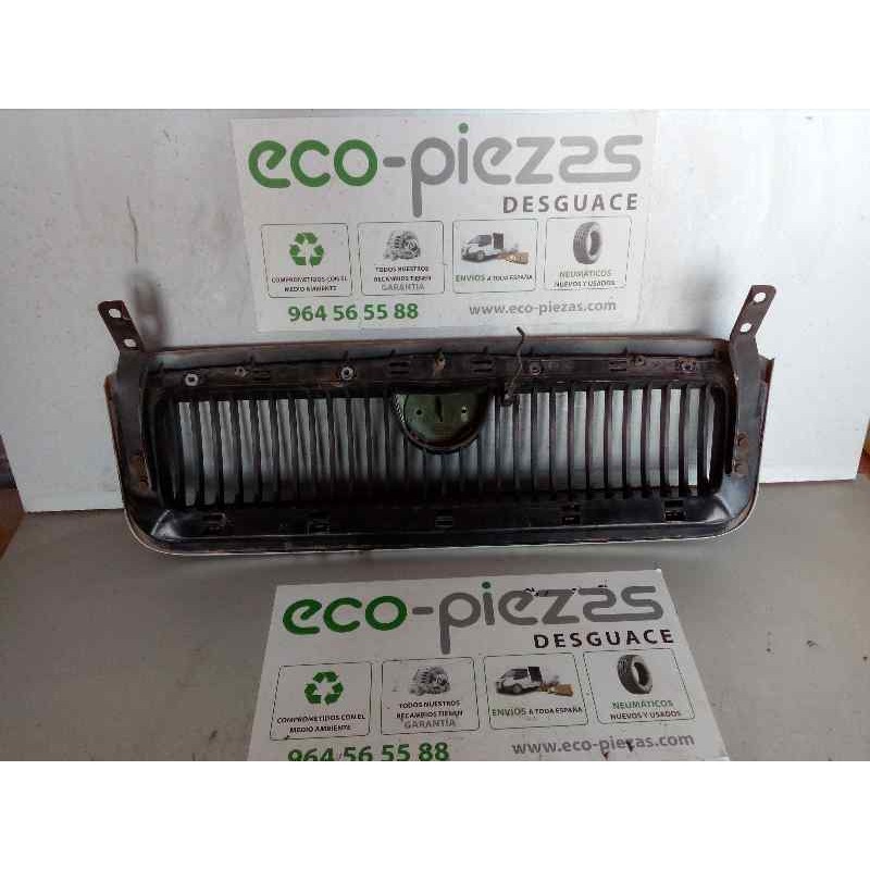 Recambio de rejilla delantera para skoda felicia pickup plane referencia OEM IAM  6U0853651 