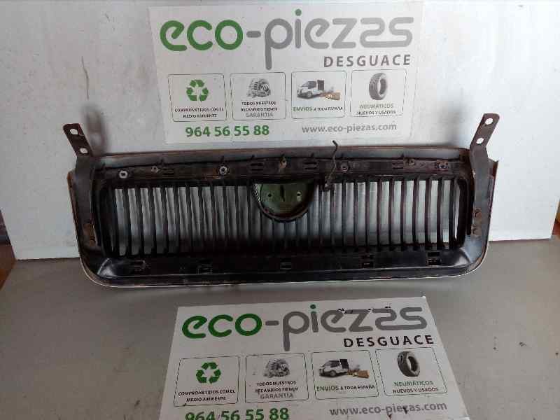 Recambio de rejilla delantera para skoda felicia pickup plane referencia OEM IAM  6U0853651 