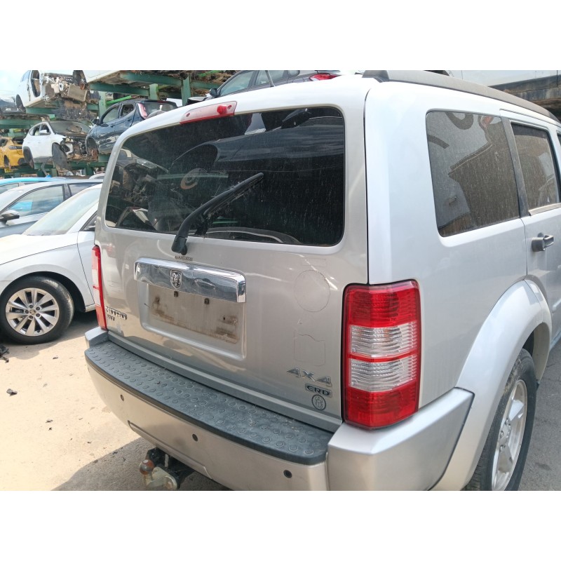 Recambio de porton trasero para dodge nitro 2.8 crd 4wd referencia OEM IAM 55360889AB  