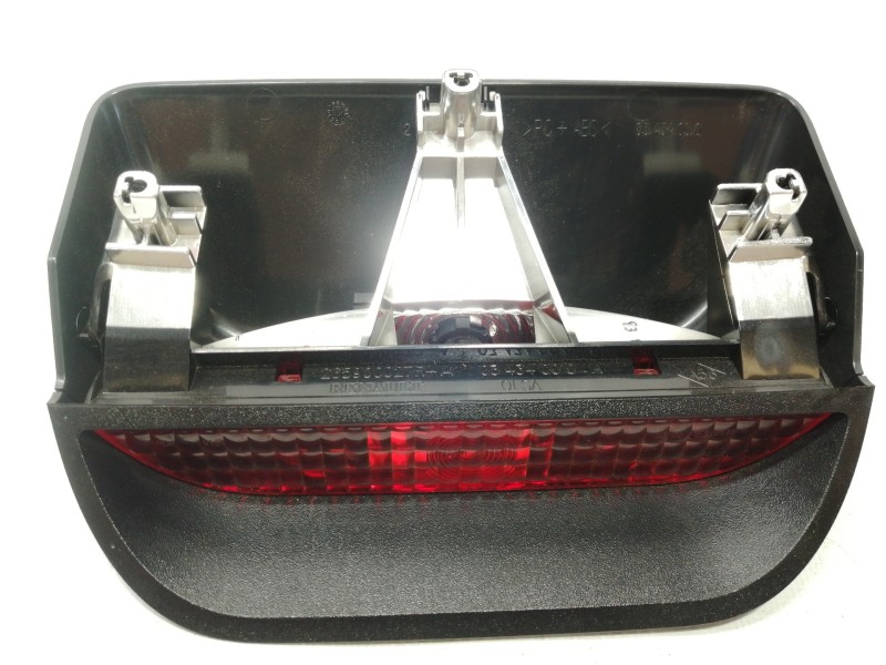 Recambio de luz central de freno para dacia duster ambiance 4x2 referencia OEM IAM 265900027R  
