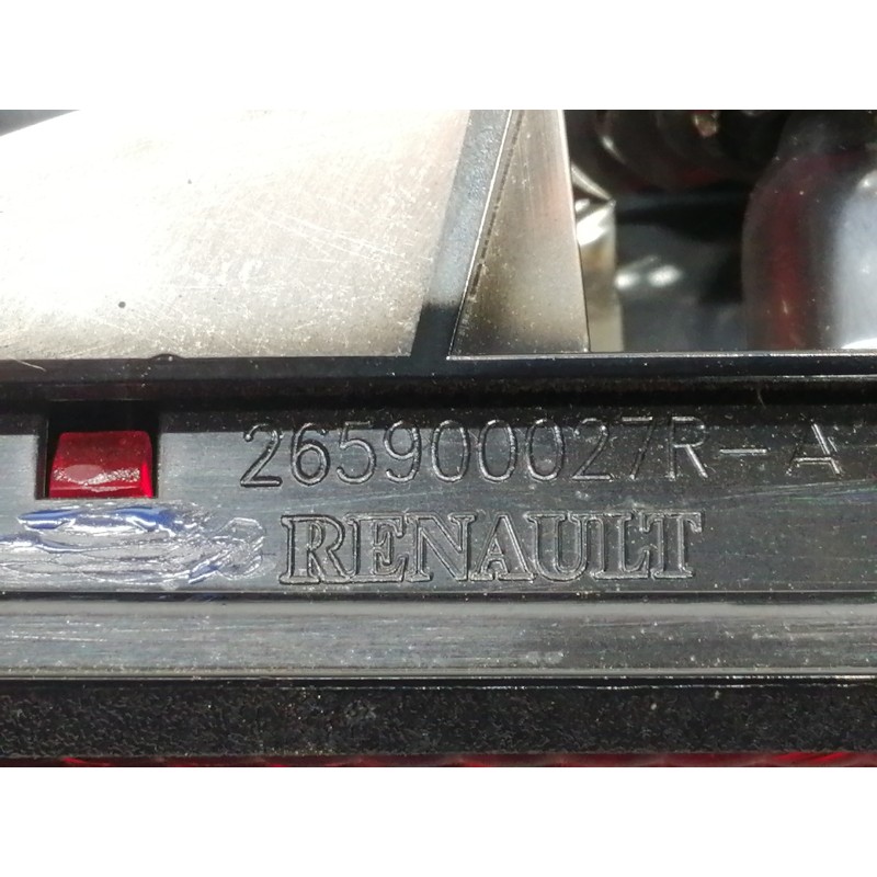 Recambio de luz central de freno para dacia duster ambiance 4x2 referencia OEM IAM 265900027R  