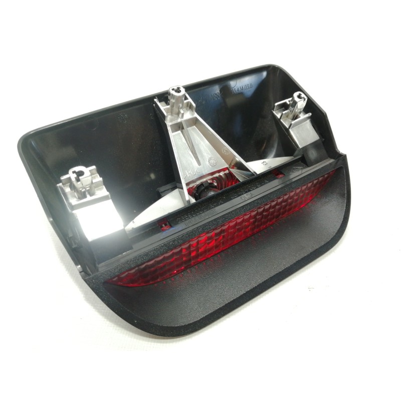 Recambio de luz central de freno para dacia duster ambiance 4x2 referencia OEM IAM 265900027R  