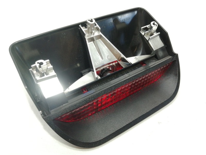 Recambio de luz central de freno para dacia duster ambiance 4x2 referencia OEM IAM 265900027R  