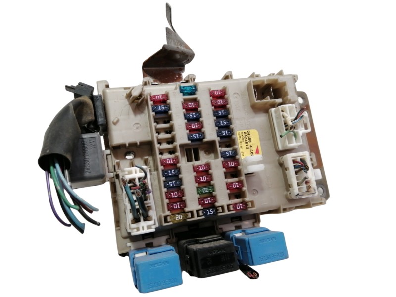 Recambio de caja reles / fusibles para nissan almera tino (v10m) comfort referencia OEM IAM 243504U100  