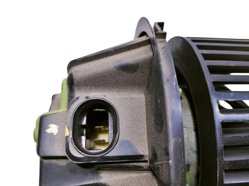 Recambio de motor calefaccion para dacia duster ambiance 4x2 referencia OEM IAM 272106020R N106415P 