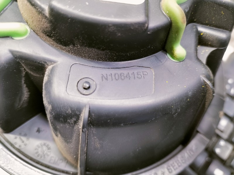 Recambio de motor calefaccion para dacia duster ambiance 4x2 referencia OEM IAM 272106020R N106415P 