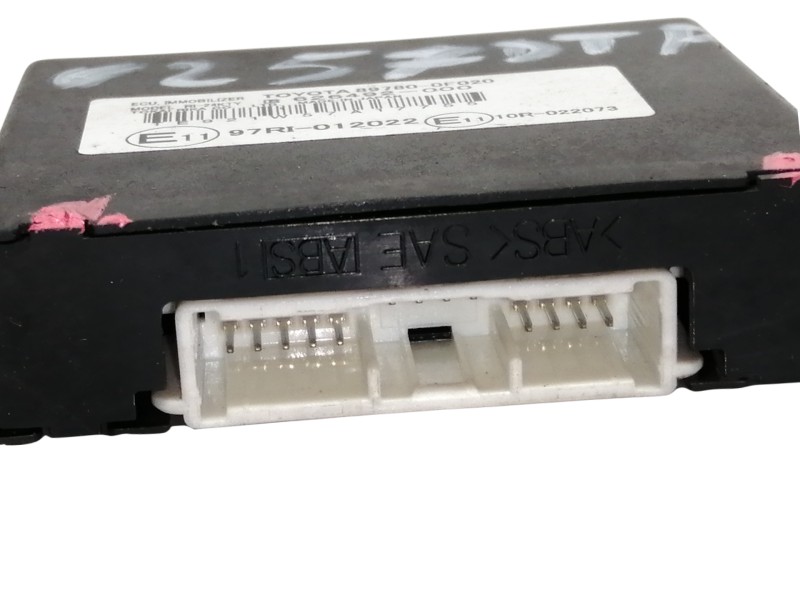 Recambio de centralita inmovilizador para toyota corolla verso (r1) 2.2 d-4d luna referencia OEM IAM 897800F020  